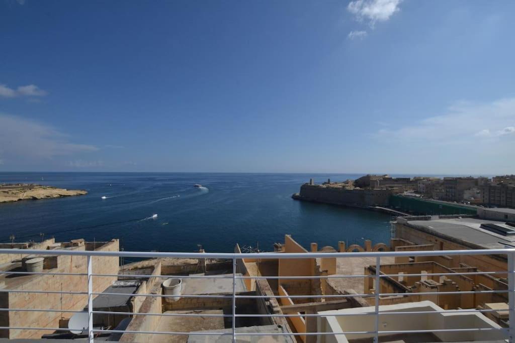 Vallettadreamsuites Groud Floor Shared Sea View Rooof Terrace Buitenkant foto