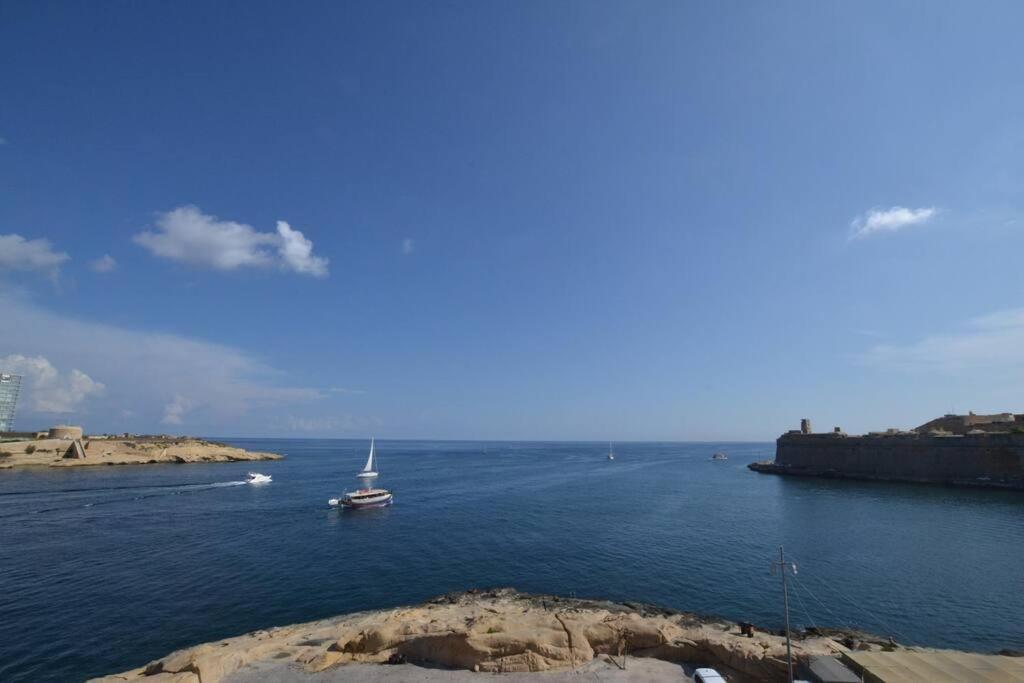 Vallettadreamsuites Groud Floor Shared Sea View Rooof Terrace Buitenkant foto